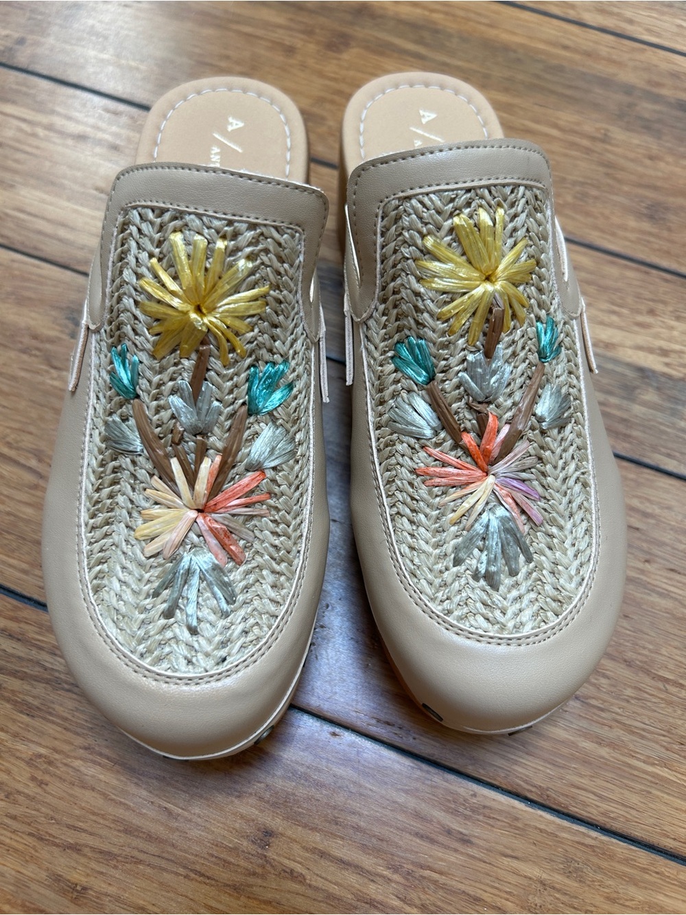 Anthropologie raffia clogs NWOB